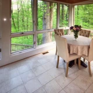 Avalon House On Gelston Circle