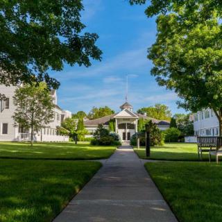 Pomperaug Woods a CCRC in Southbury, CT